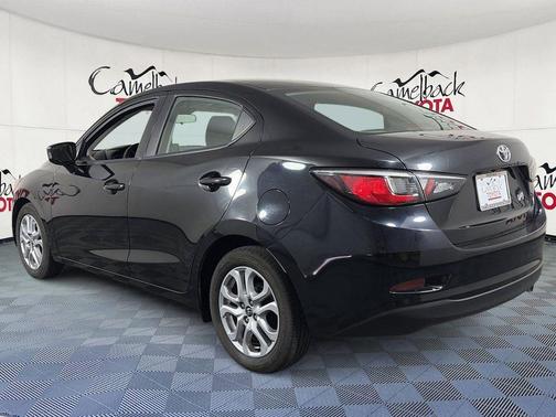 Stealth 2018 Toyota Yaris iA Base