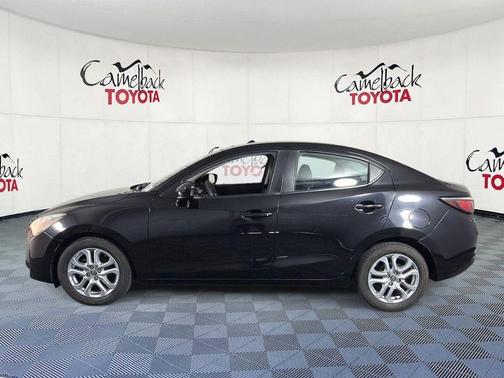 Stealth 2018 Toyota Yaris iA Base