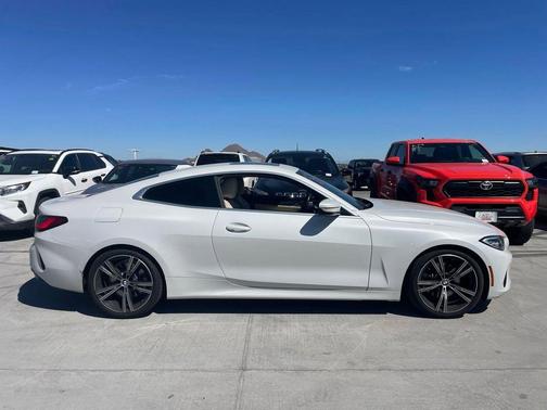 Mineral White Metallic 2024 BMW 430 i