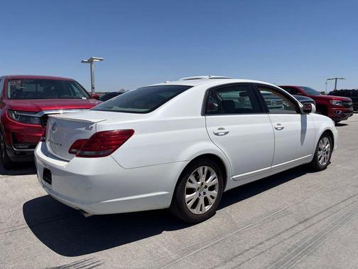 Blizzard Pearl 2009 Toyota Avalon XLS