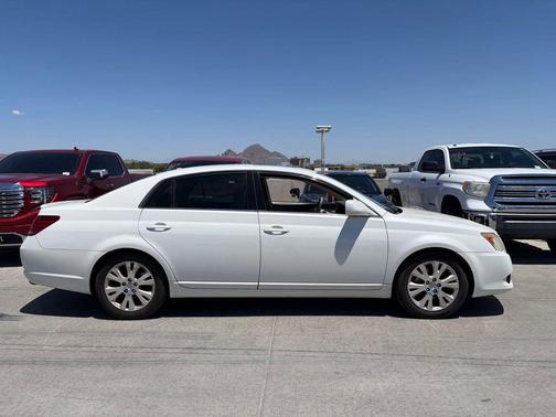 Blizzard Pearl 2009 Toyota Avalon XLS
