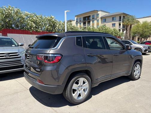 Granite Crystal Metallic Clearcoat 2022 Jeep Compass Latitude