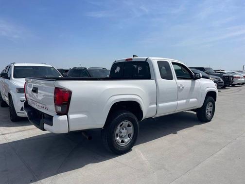 Ice Cap 2023 Toyota Tacoma SR