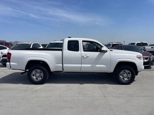 Ice Cap 2023 Toyota Tacoma SR