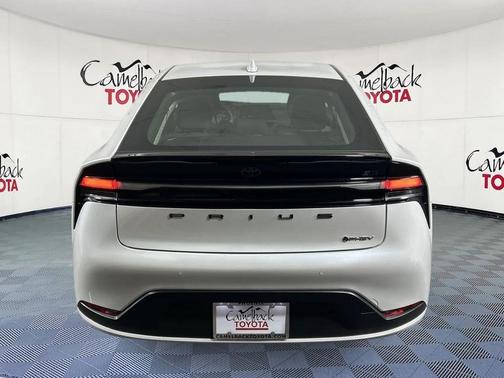 2025 Toyota Prius Plug-In Hybrid SE