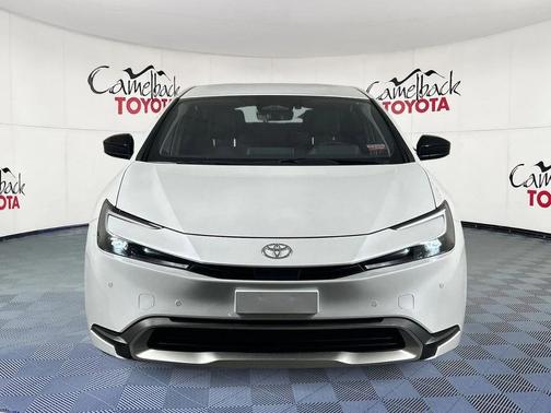 2025 Toyota Prius Plug-In Hybrid SE