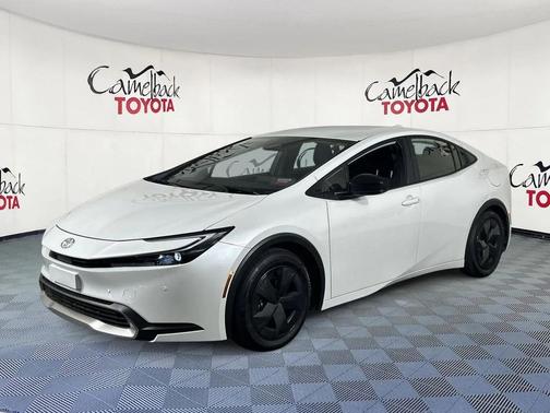 2025 Toyota Prius Plug-In Hybrid SE