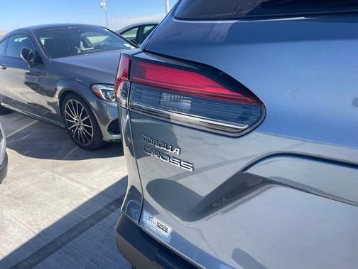 2025 Toyota Corolla Cross XLE