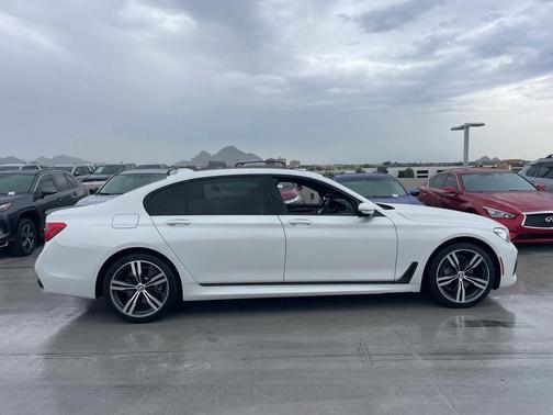 2019 BMW 740 740i