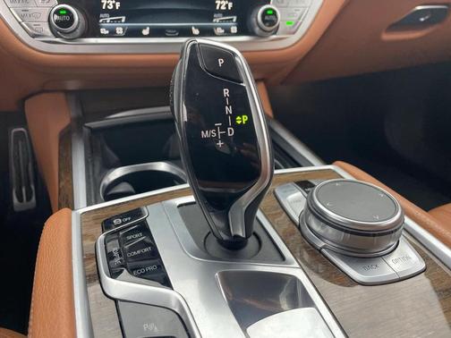 2019 BMW 740 740i