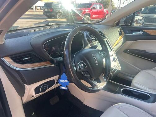 2015 Lincoln MKC Base