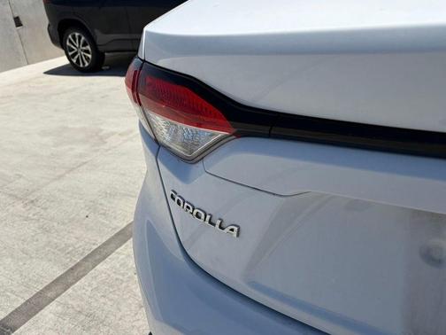 Super White 2021 Toyota Corolla LE