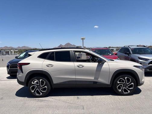 White Sands 2026 Chevrolet Trax FWD 2RS