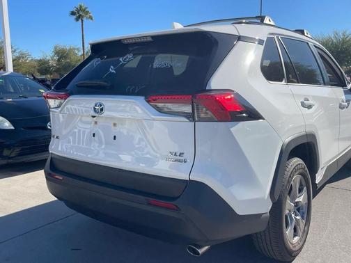 2024 Toyota RAV4 Hybrid XLE