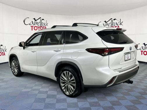 Wind Chill Pearl 2024 Toyota Highlander Hybrid Platinum
