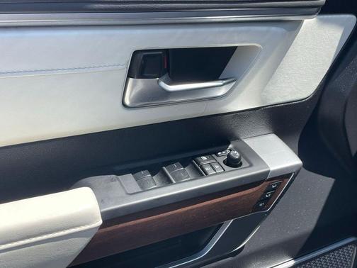 2023 Toyota Sequoia Capstone