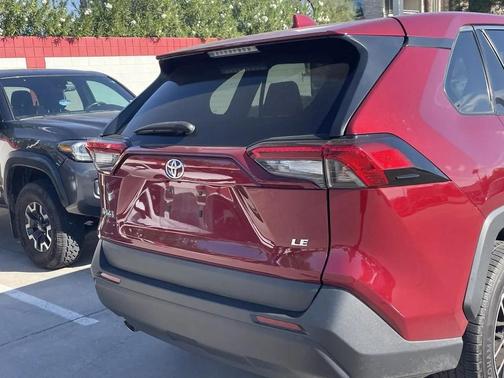 2022 Toyota RAV4 LE