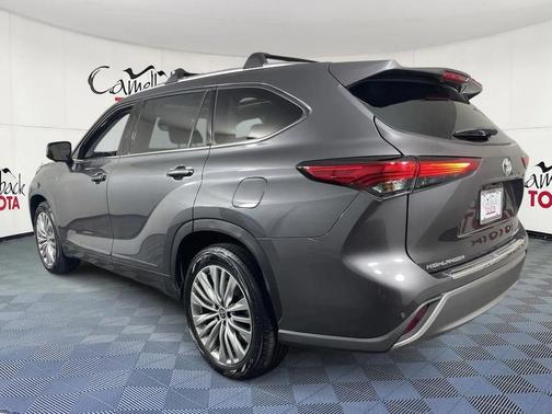 2023 Toyota Highlander Platinum