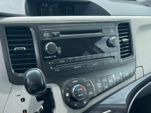 Silver Sky 2014 Toyota Sienna SE