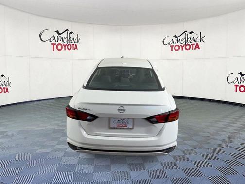 Glacier White 2025 Nissan Altima 2.5 SV