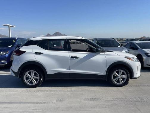 2024 Nissan Kicks S