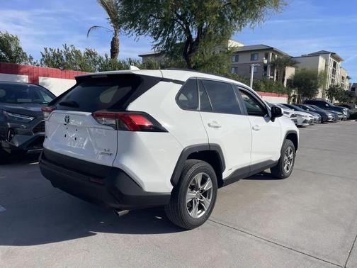 2024 Toyota RAV4 Hybrid LE
