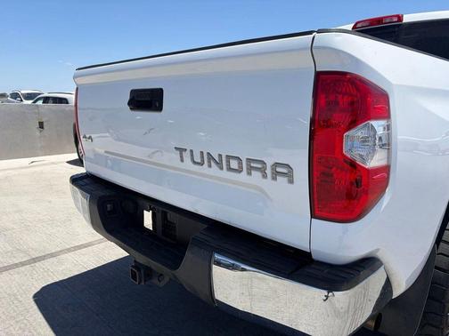 Super White 2016 Toyota Tundra SR5