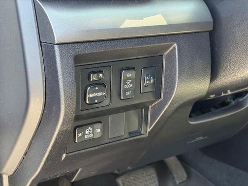 Super White 2016 Toyota Tundra SR5