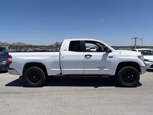 Super White 2016 Toyota Tundra SR5
