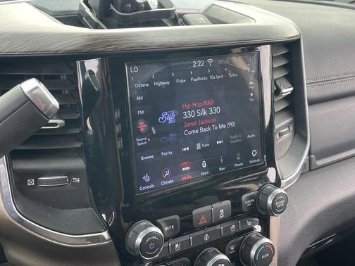 2019 RAM 2500 Laramie Crew Cab 4x4 8' Box