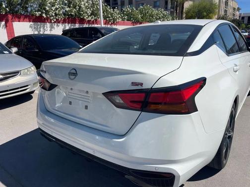 2023 Nissan Altima SR FWD