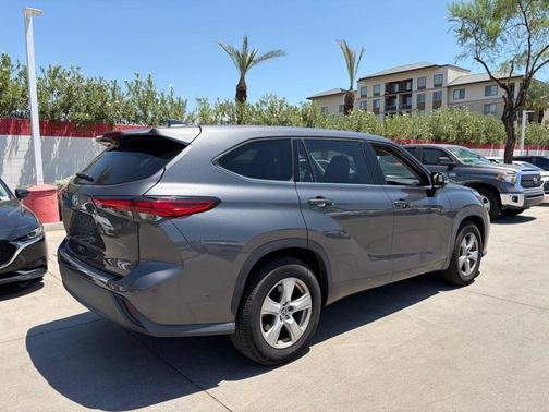Magnetic Gray Metallic 2021 Toyota Highlander L