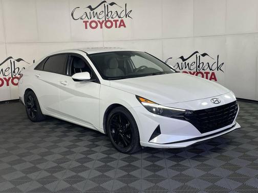 Quartz White 2022 Hyundai ELANTRA SEL