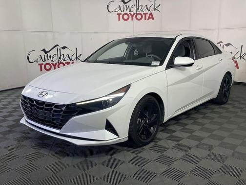 Quartz White 2022 Hyundai ELANTRA SEL