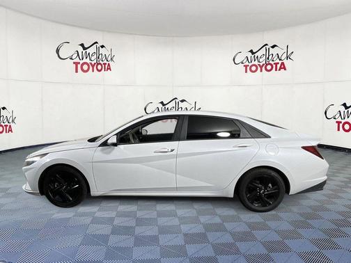 Quartz White 2022 Hyundai ELANTRA SEL