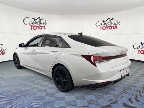 Quartz White 2022 Hyundai ELANTRA SEL