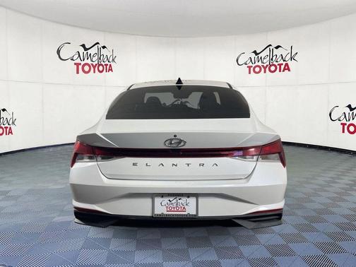 Quartz White 2022 Hyundai ELANTRA SEL