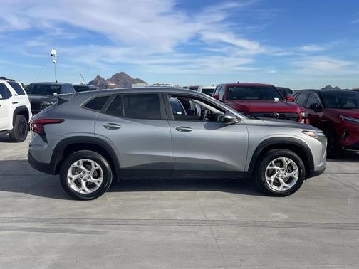 2024 Chevrolet Trax LS