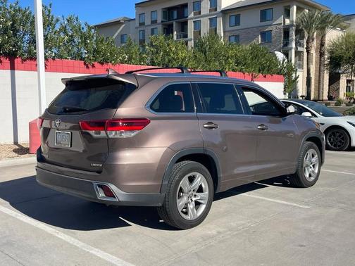 2017 Toyota Highlander Limited