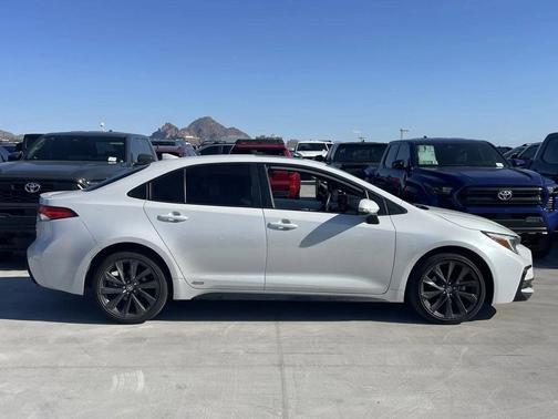 2023 Toyota Corolla Hybrid SE