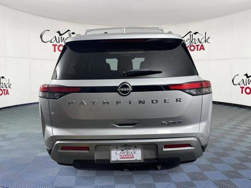 2022 Nissan Pathfinder Platinum 2WD