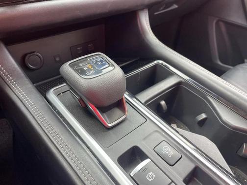 2022 Nissan Pathfinder Platinum 2WD