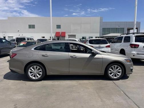 2022 Chevrolet Malibu FWD LT