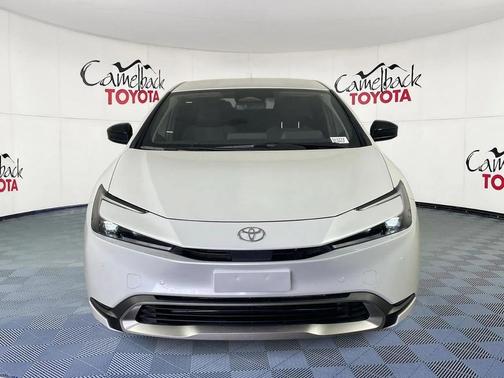 2026 Toyota Prius Plug-In Hybrid SE