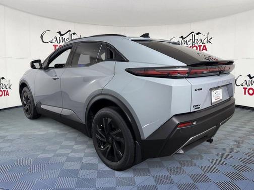 Cement 2026 Toyota C-HR SE
