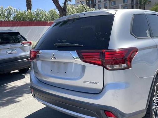 2016 Mitsubishi Outlander ES