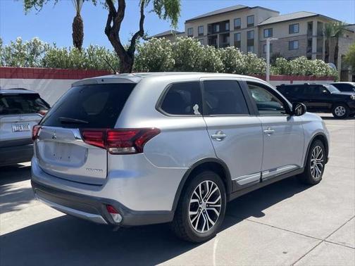 2016 Mitsubishi Outlander ES