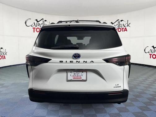 2023 Toyota Sienna LE