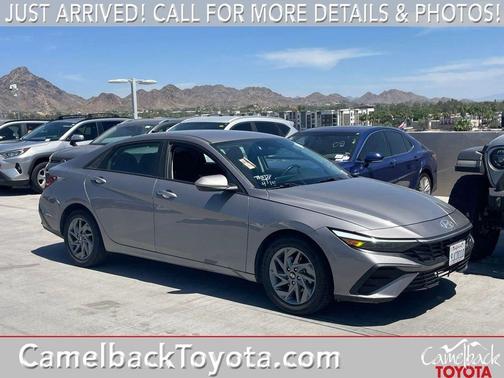 Fluid Metal 2024 Hyundai ELANTRA SEL