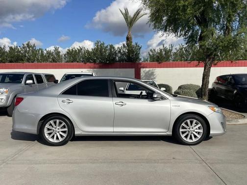 2014 Toyota Camry Hybrid XLE